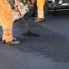 Best Asphalt Driveway Installation  in Fort Bragg, CA